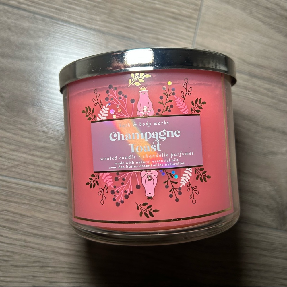 New Bath & Body Works 3-Wick Candle in Champagne Toast - Picture 2 of 5